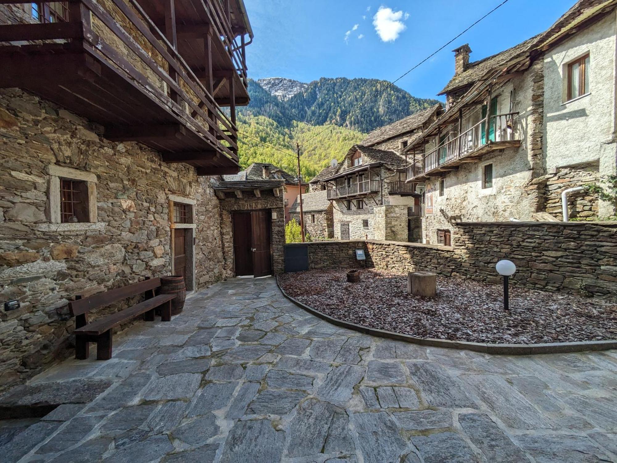 Dimora Storica Casa Vanni Villadossola Exterior foto