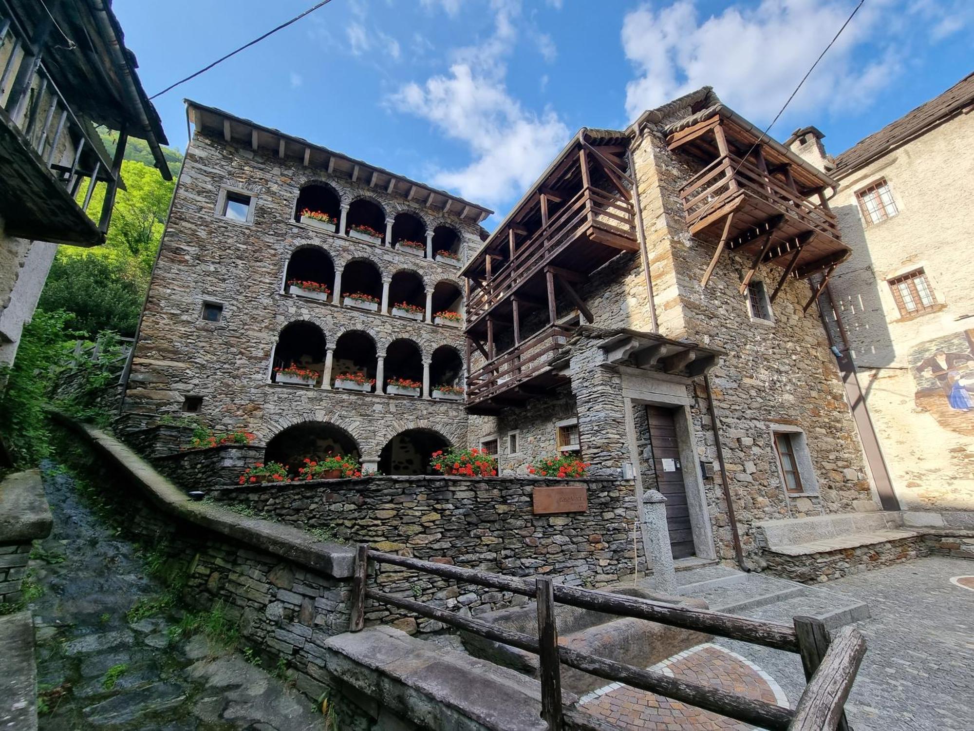 Dimora Storica Casa Vanni Villadossola Exterior foto